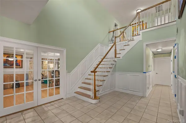 46 Garden City ST, Bay Shore, NY 11706