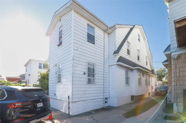 137-58 Kalmia AVE, Flushing, NY 11355