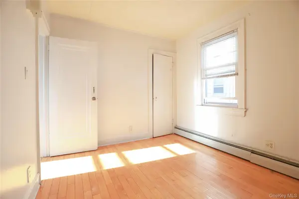 137-58 Kalmia AVE, Flushing, NY 11355