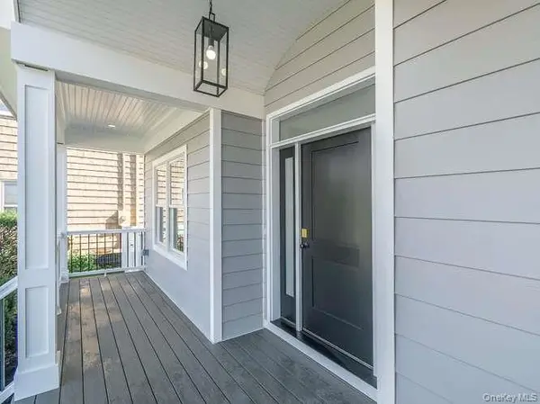 16 2nd AVE, Port Washington, NY 11050
