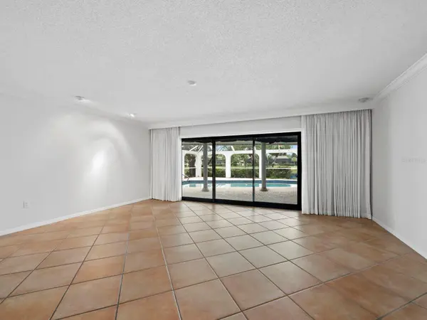 6945 COUNTRY LAKES CIR, Sarasota, FL 34243