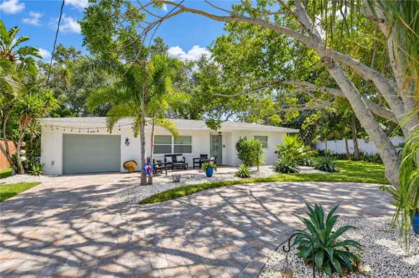 200 LAGOON DR, Palm Harbor, FL 34683