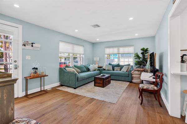 741 LANTANA AVE, Clearwater Beach, FL 33767