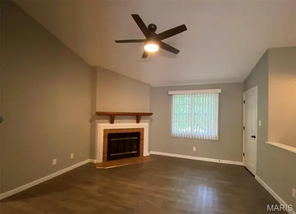 8865 Flamingo Ct, Brentwood, MO 63144