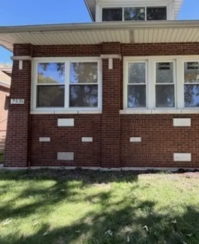 7535 S Calumet AVE, Chicago, IL 60619
