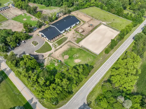 708 S Rose Farm RD, Woodstock, IL 60098