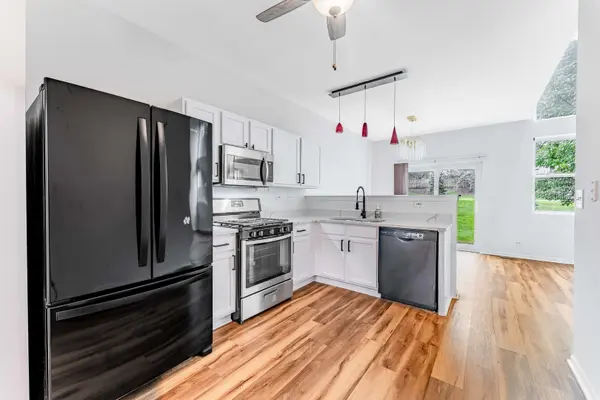 2525 Looking Glass CT, Aurora, IL 60502