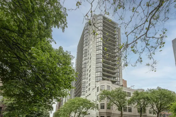 33 W Delaware PL #19H, Chicago, IL 60610