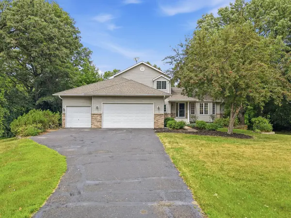 23000 Heather Ridge DR, Rogers, MN 55374