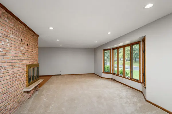 1800 Quebec AVE N, Golden Valley, MN 55427