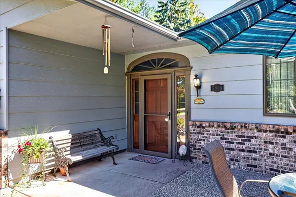 5905 Chippewa TRL, North Branch, MN 55056