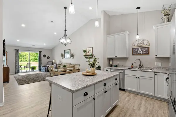 882 Geneva RD, Maple Lake, MN 55358