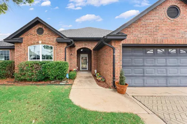 1422 N Canyon WAY, Guthrie, OK 73044