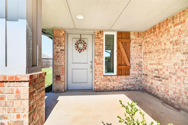 11437 SW 12th ST, Yukon, OK 73099