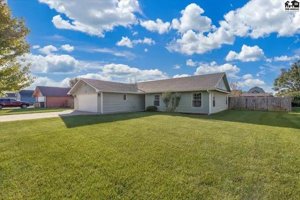 1807 E 26th Ave, Hutchinson, KS 67502