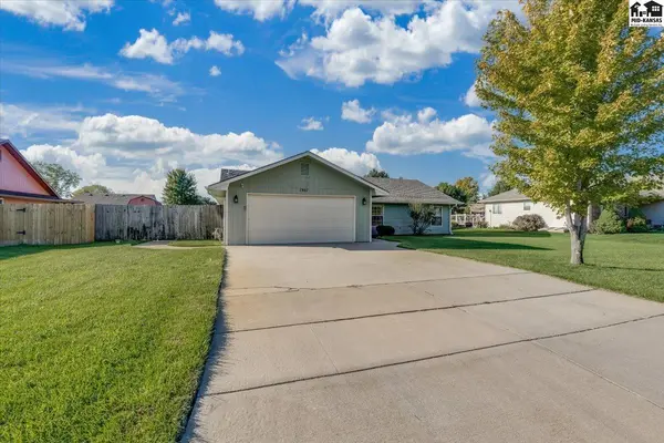 1807 E 26th Ave, Hutchinson, KS 67502