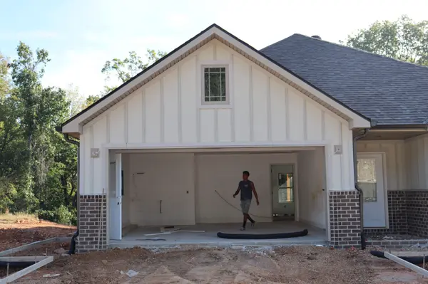 597 Willow Park Dr, Clarksville, TN 37043