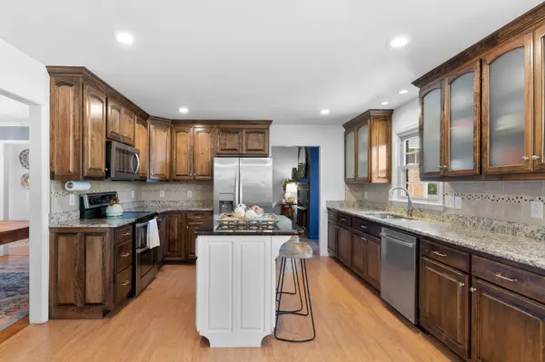 305 Springdale Dr, Columbia, TN 38401