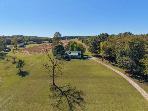 3309 Yellow Creek Rd, Dickson, TN 37055