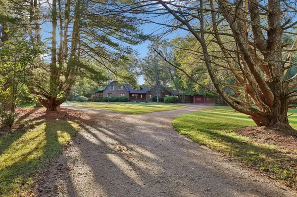 1006 Remington Pl, Manchester, TN 37355