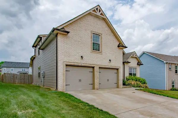 1126 Hilliard Ln, Clarksville, TN 37042
