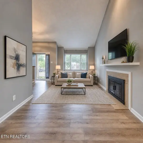 915 Miles Court, Knoxville, TN 37923