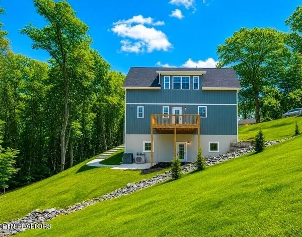 158 California Ave, Oak Ridge, TN 37830