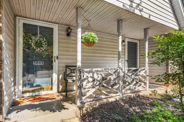 5009 Trace Manor Lane, Knoxville, TN 37912