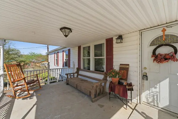 707 Dry Creek Rd, Dowelltown, TN 37059