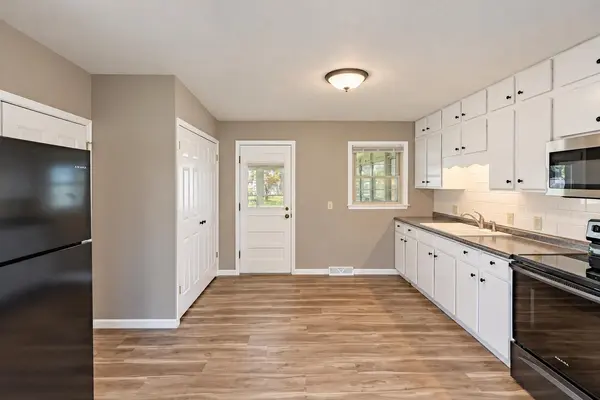 1501 Beach St, Salina, KS 67401