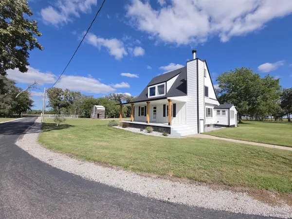10003 NW 108th St, Moundridge, KS 67107