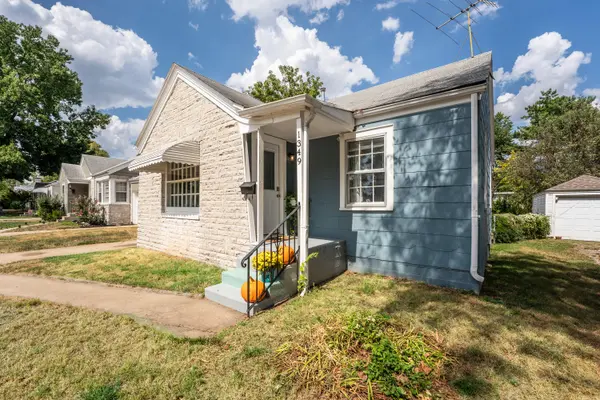 1349 E Stanford ST, Springfield, MO 65804