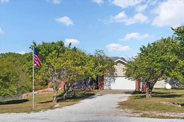 144 Bear Den CT, Highlandville, MO 65669