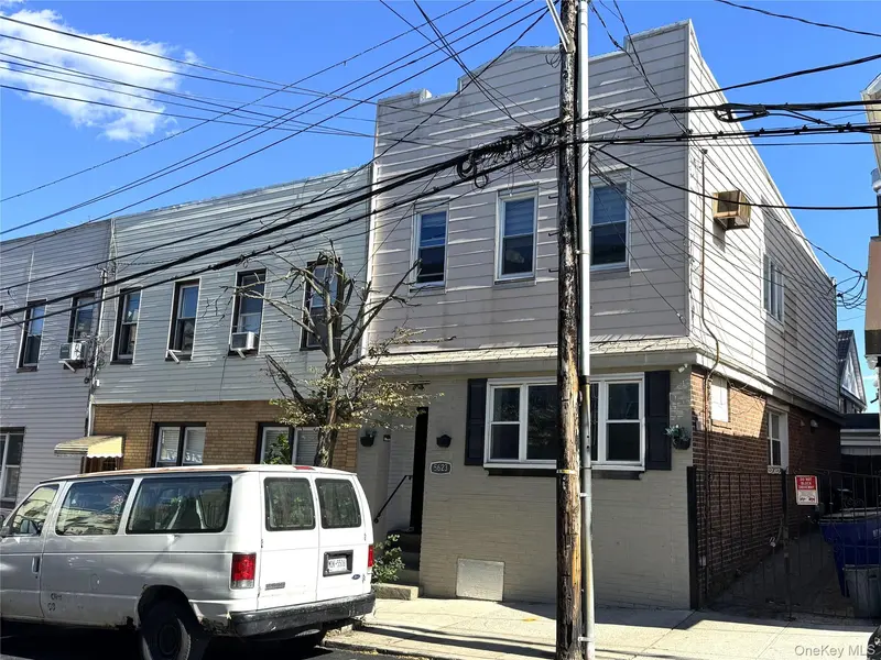 56-23 61st ST, Maspeth, NY 11378