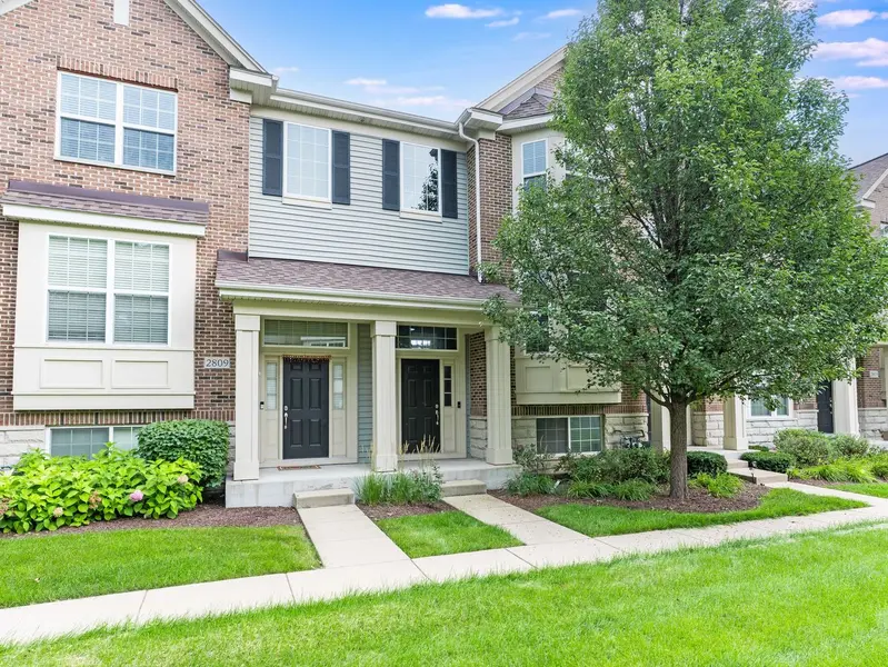 2807 Henley LN, Naperville, IL 60540