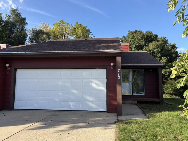 712 Neville CT SE, Rochester, MN 55904