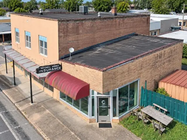 215 S Grand AVE, Houston, MO 65483