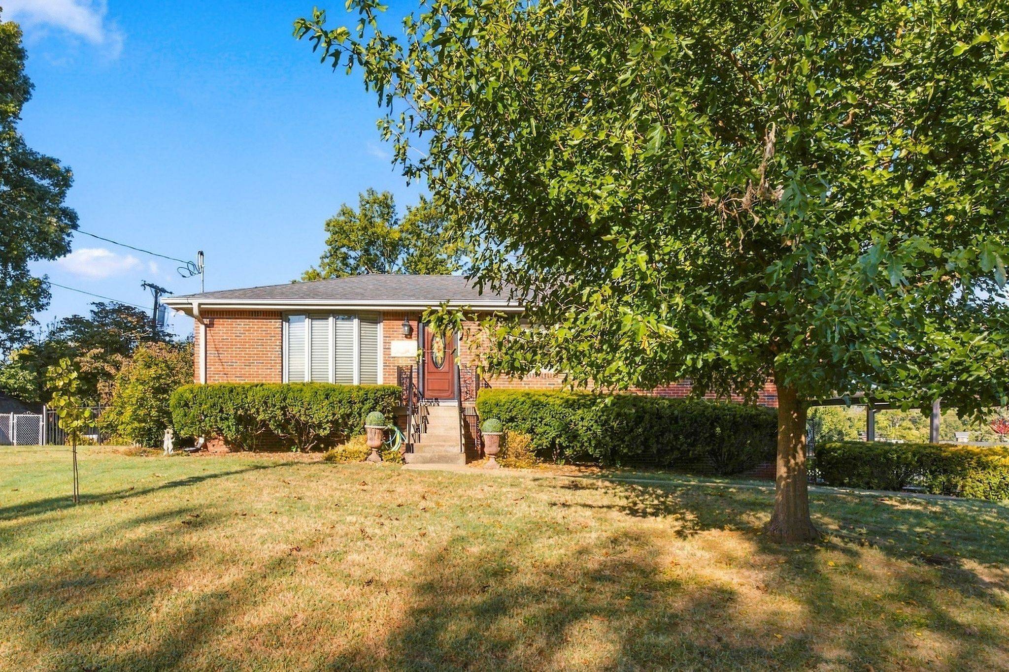 102 Belinda Dr, Hermitage, TN 37076