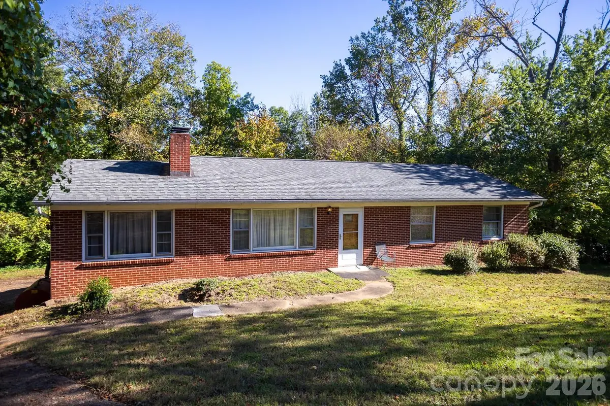 8 Governors CT, Asheville, NC 28805