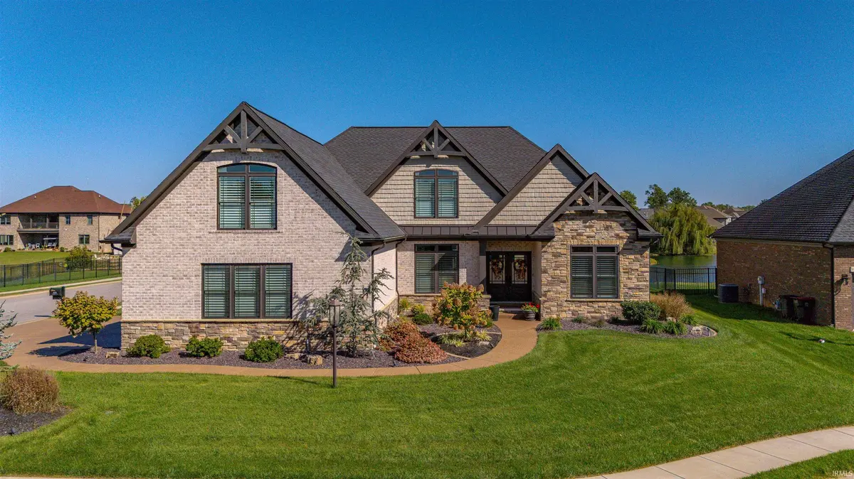 8699 Crenshaw DR, Newburgh, IN 47630