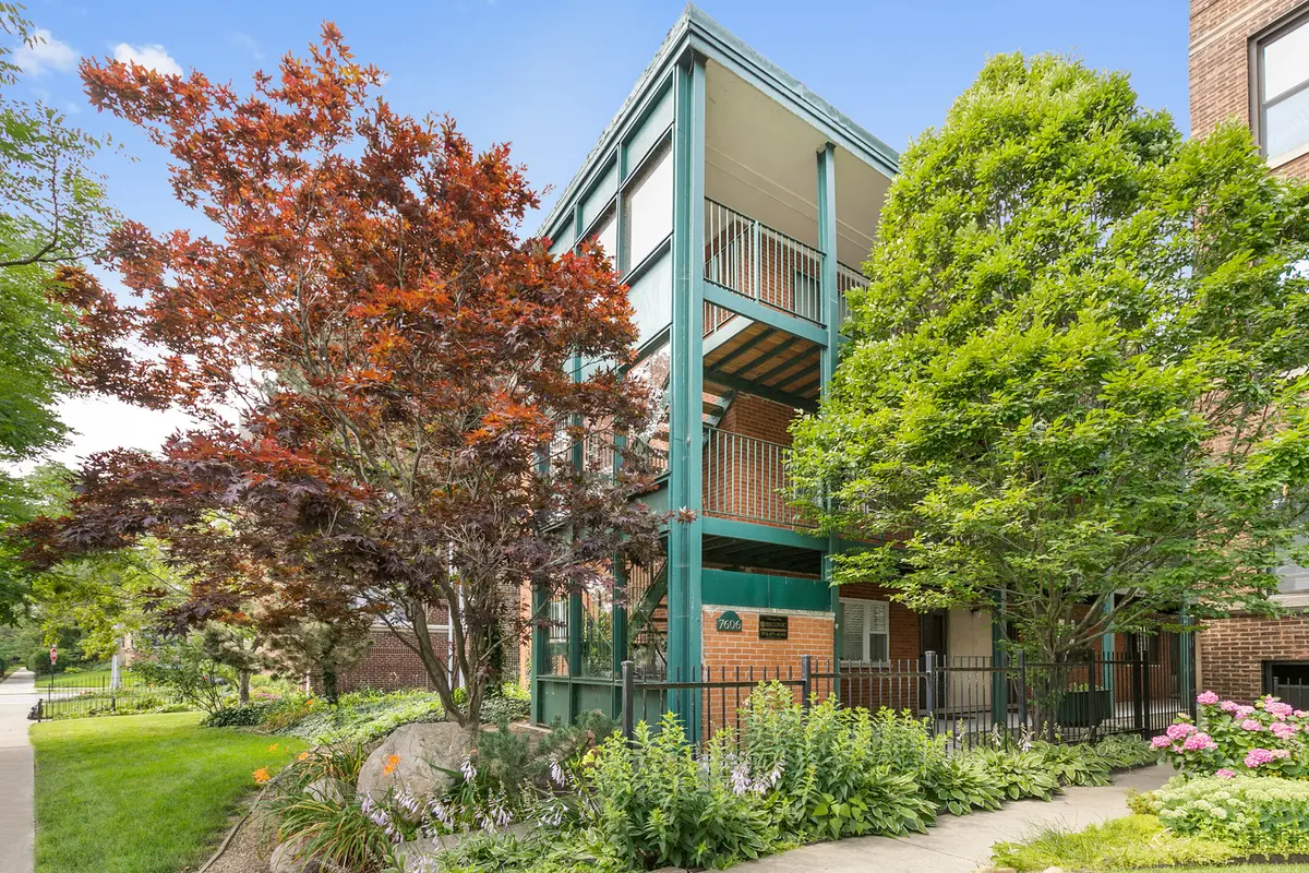 7606 N Eastlake TER #2B, Chicago, IL 60626