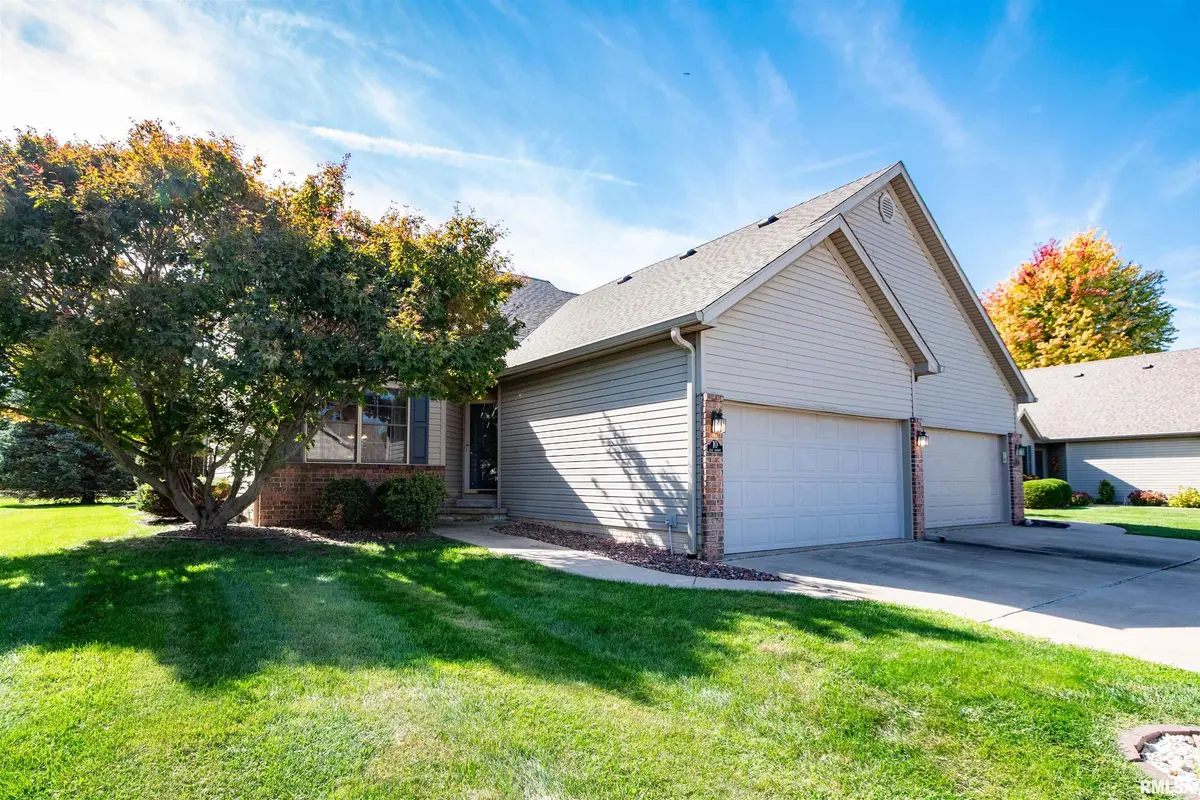10 ELK CT, Washington, IL 61571