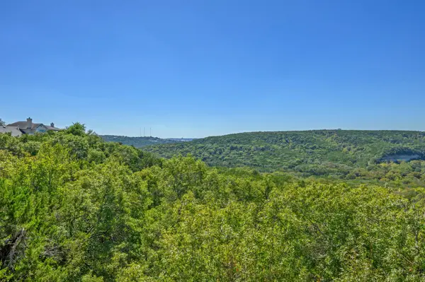 8802 Bluegrass DR, Austin, TX 78759
