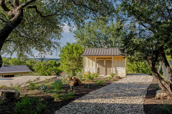 171 Shawnee TRL, Dripping Springs, TX 78620