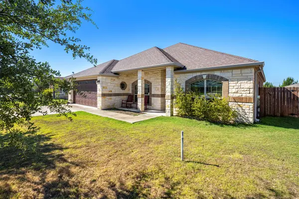 208 Terry Meadow LN, Jarrell, TX 76537