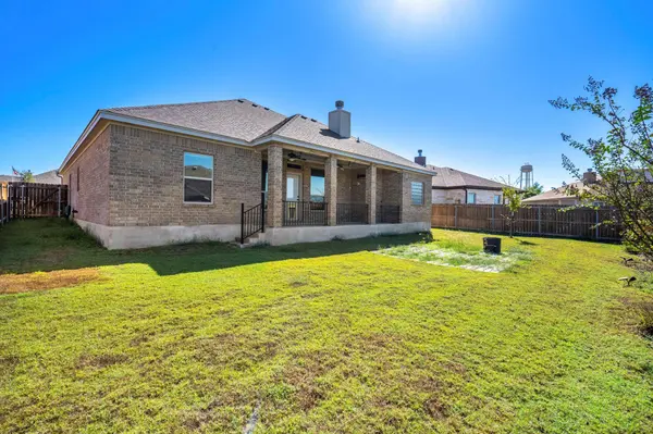 208 Terry Meadow LN, Jarrell, TX 76537