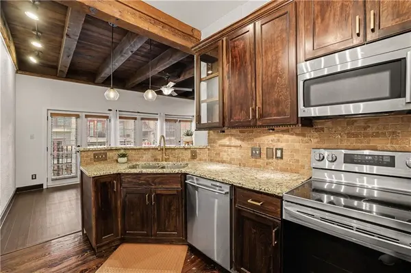 1111 46th ST #W #22, Kansas City, MO 64112