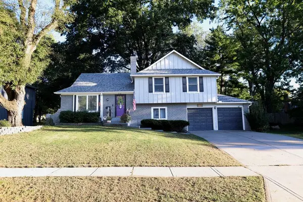 8108 W 96th TER, Overland Park, KS 66212
