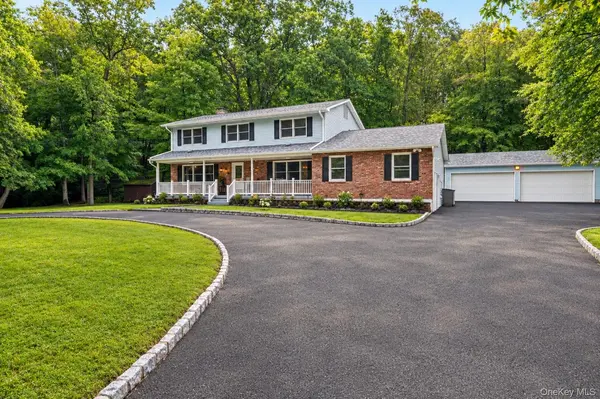 87 Mott Farm RD, Tomkins Cove, NY 10986