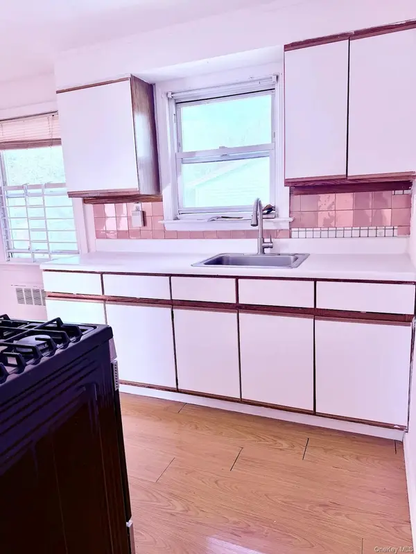 Address not disclosed, Valley Stream, NY 11580